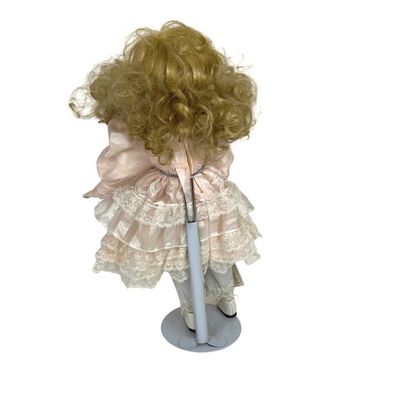 Heritage Mint Limited Country Collection Porcelain Vintage Doll - Picture 3 of 7